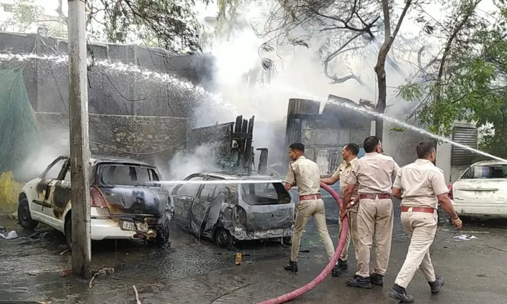 Udaipur Mein Stabbing Ke Baad 24 Ghante Ke Liye Internet Bandh