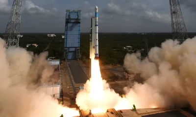 ISRO ne successfully SSLV-D3 rocket launch kiya Earth satellite ke sath