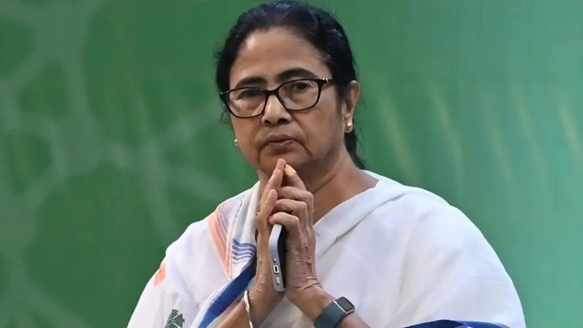Mamata Banerjee ne Kolkata Rape Case per maafi mangi