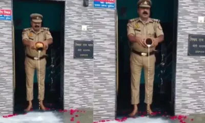 Prayagraj Flood: sub-inspector Ne Kiya Poojan