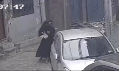 UP mein Burqa wali mahila ke sath chhedkhani: Dekhiye CCTV Footage